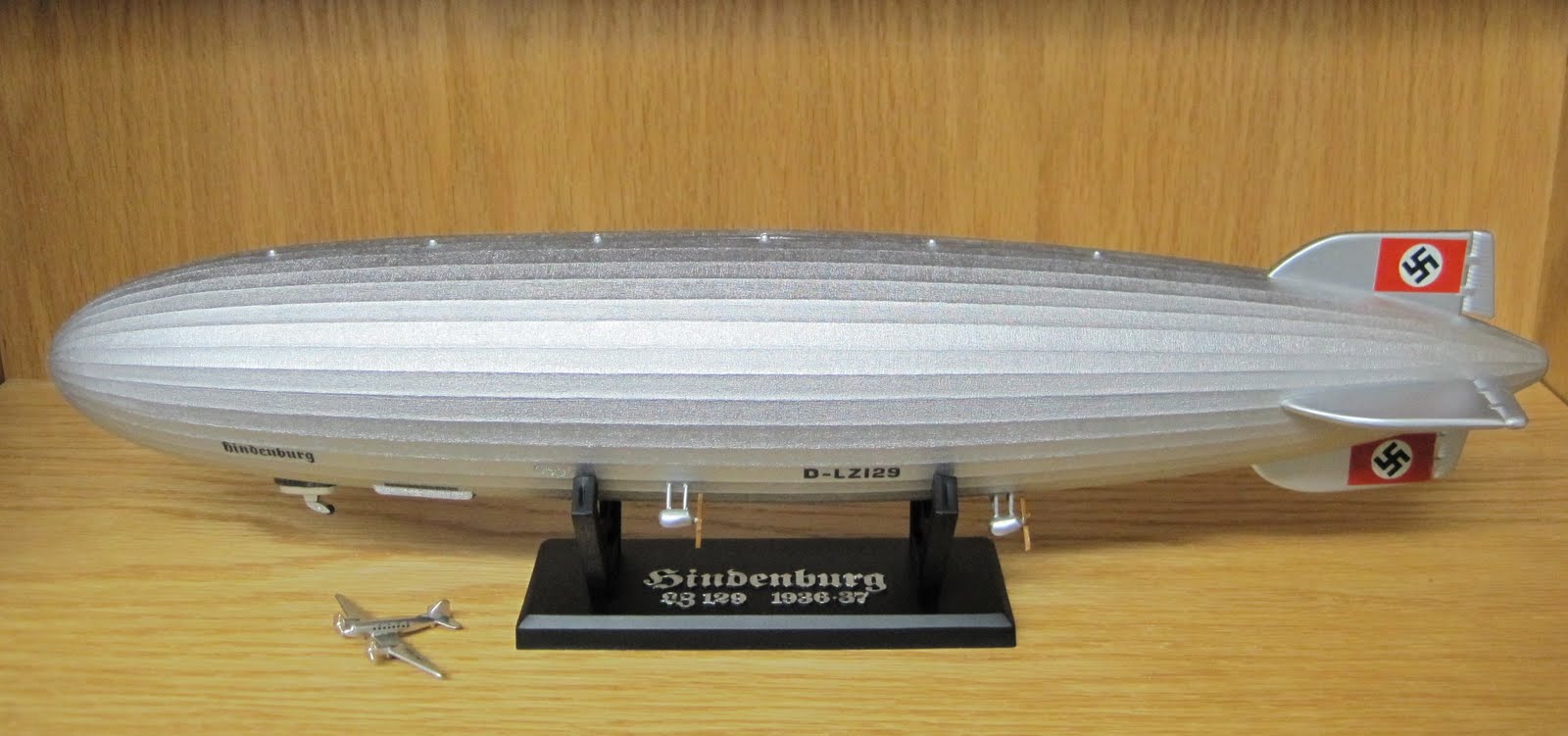 Дирижабль Zeppelin LZ-129 Hindenburg модель